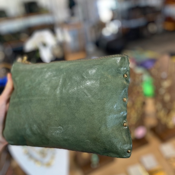 Campomaggi Giulia Leather Crossbody Bag in light green - Picture 2 of 2